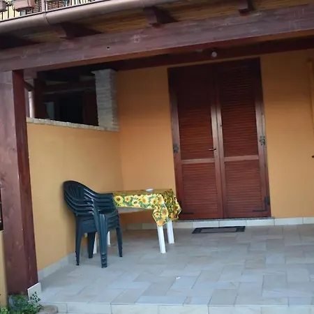 In Zona Silenziosa E Tranquilla Апартаменты *